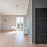 Plinte MDF frezate fără bătăi de cap: montaj pas cu pas și trucuri care fac diferența