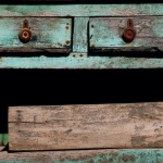 Dă o viață nouă comodei: renoveaz-o singur și transform-o în mobilier reciclat cu stil